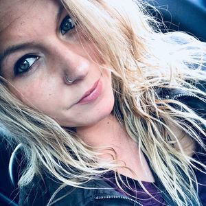 Meet your Posher, Elisa